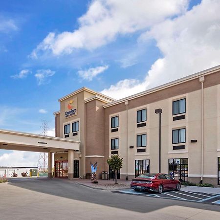 Comfort Inn & Suites Cheyenne Bagian luar foto