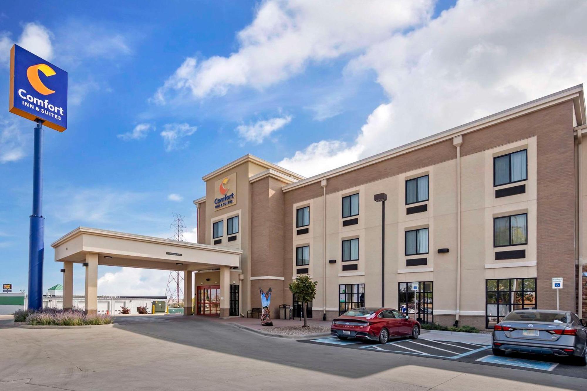 Comfort Inn & Suites Cheyenne Bagian luar foto