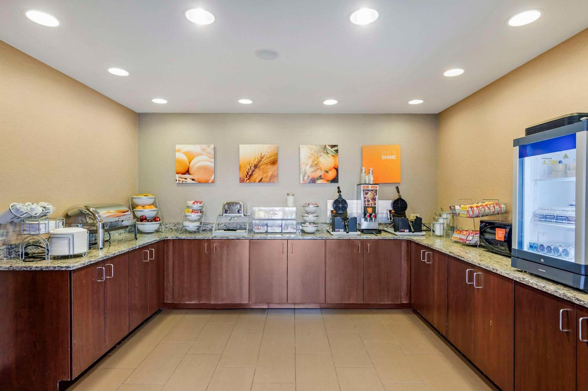Comfort Inn & Suites Cheyenne Bagian luar foto