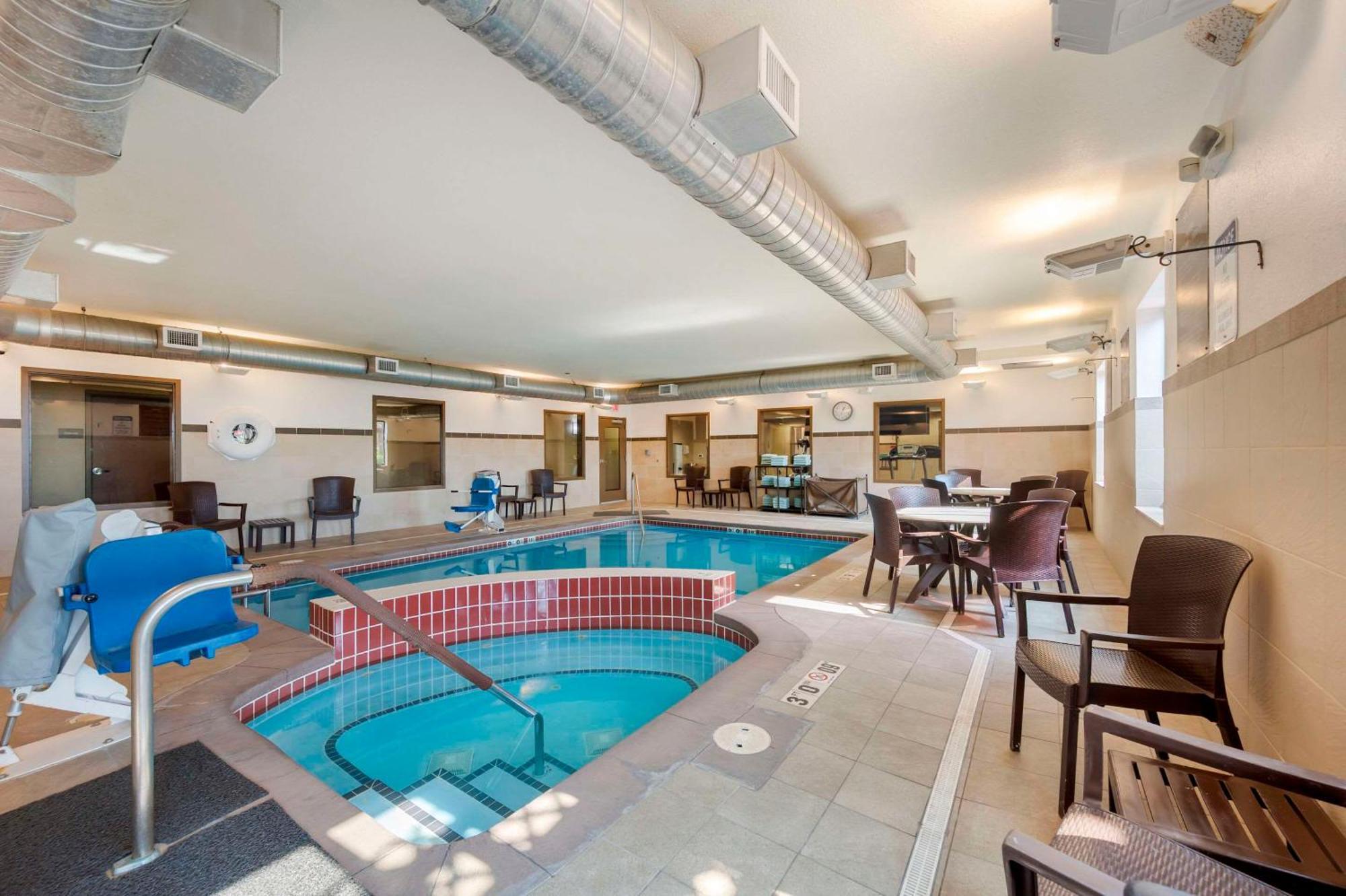Comfort Inn & Suites Cheyenne Bagian luar foto