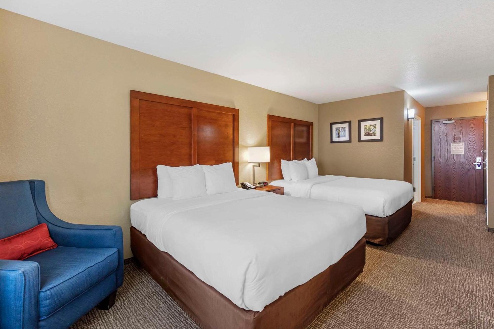 Comfort Inn & Suites Cheyenne Bagian luar foto