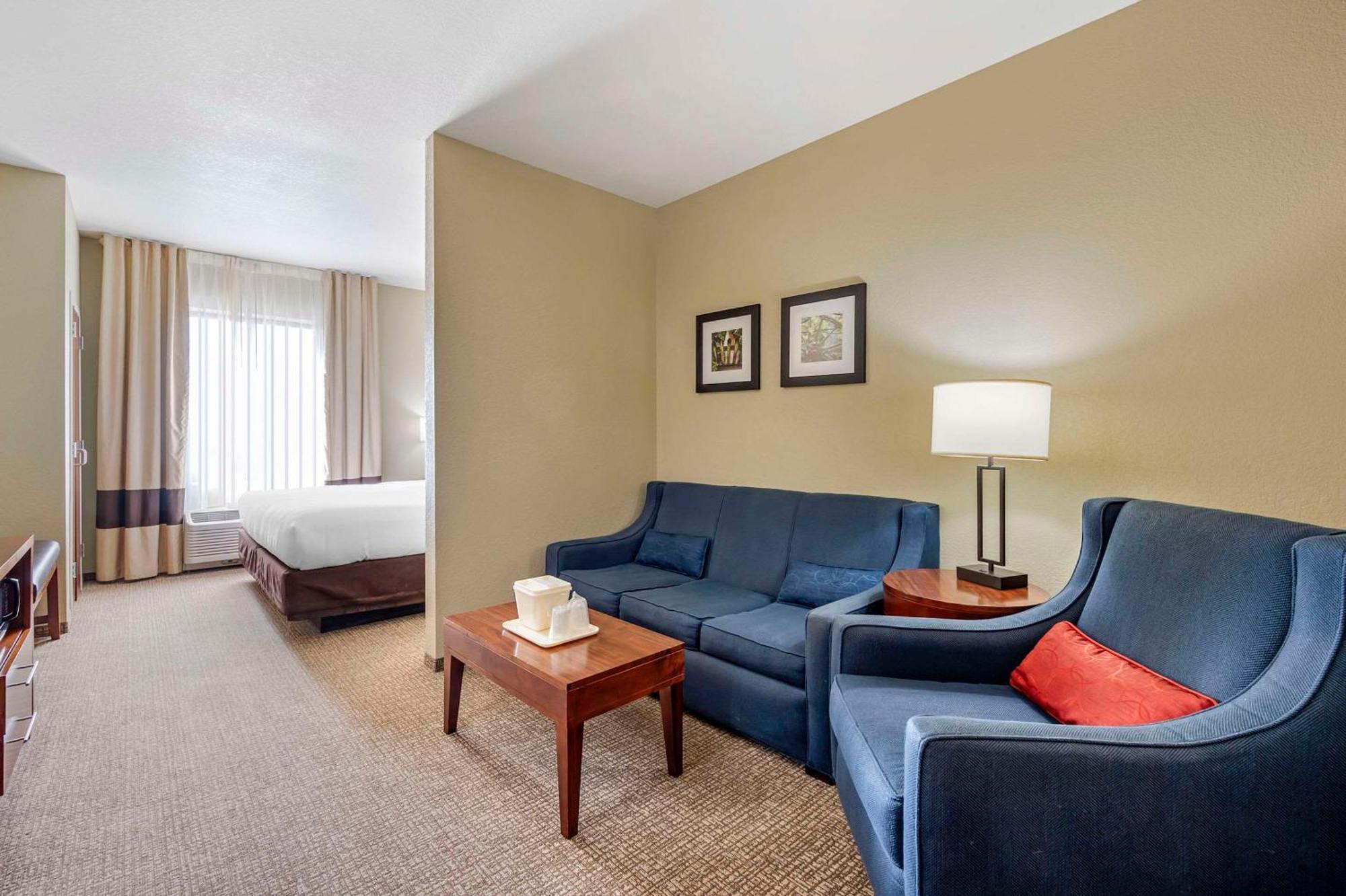 Comfort Inn & Suites Cheyenne Bagian luar foto