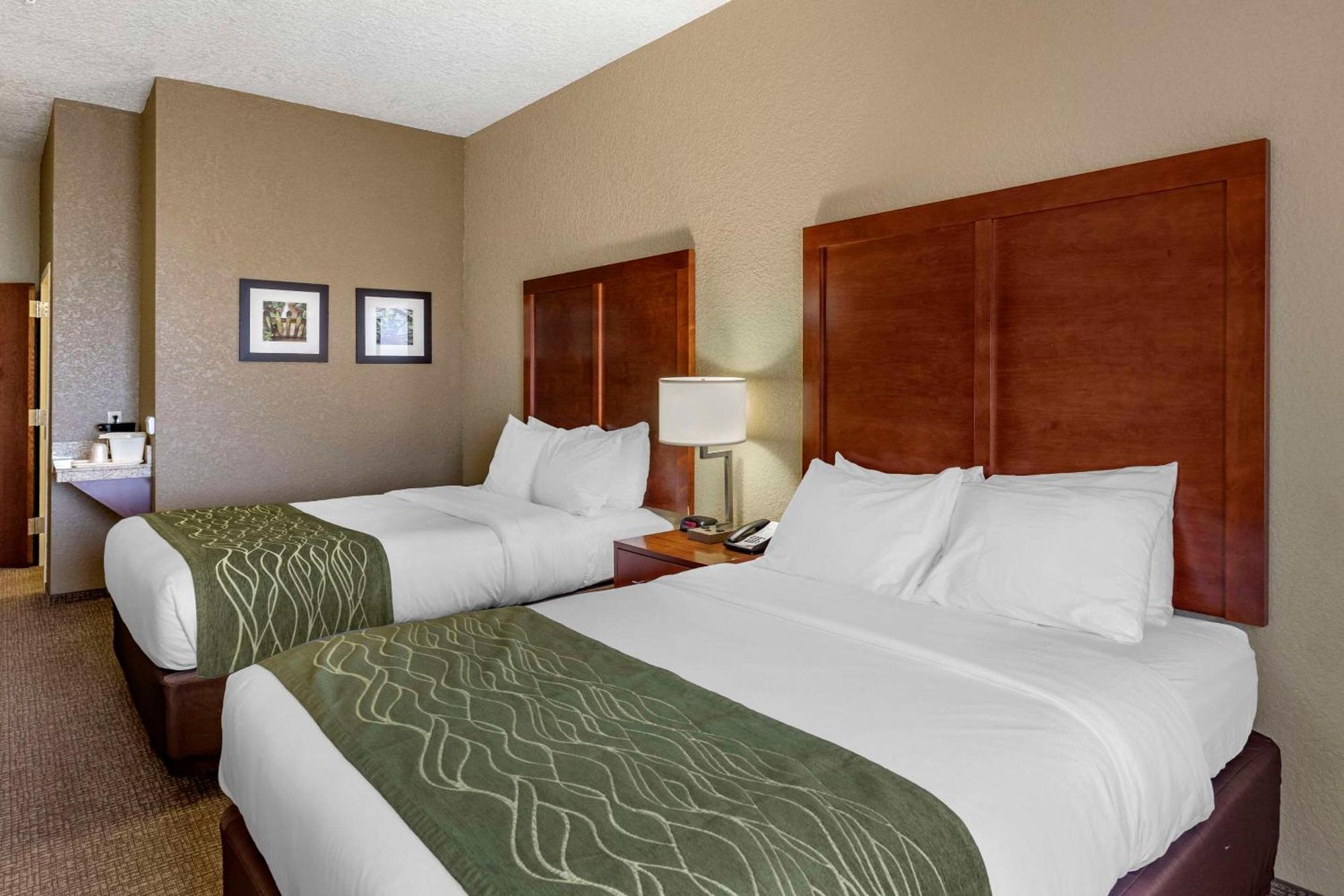 Comfort Inn & Suites Cheyenne Bagian luar foto