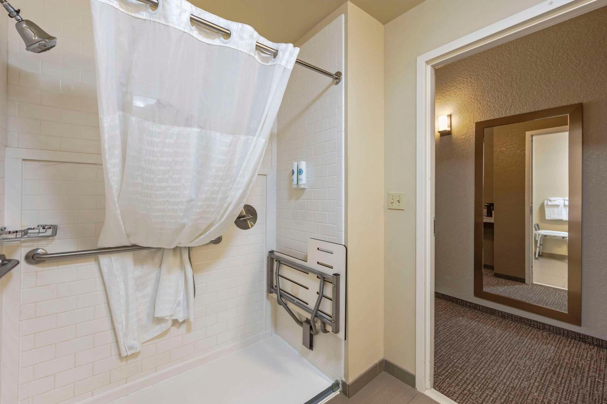 Comfort Inn & Suites Cheyenne Bagian luar foto
