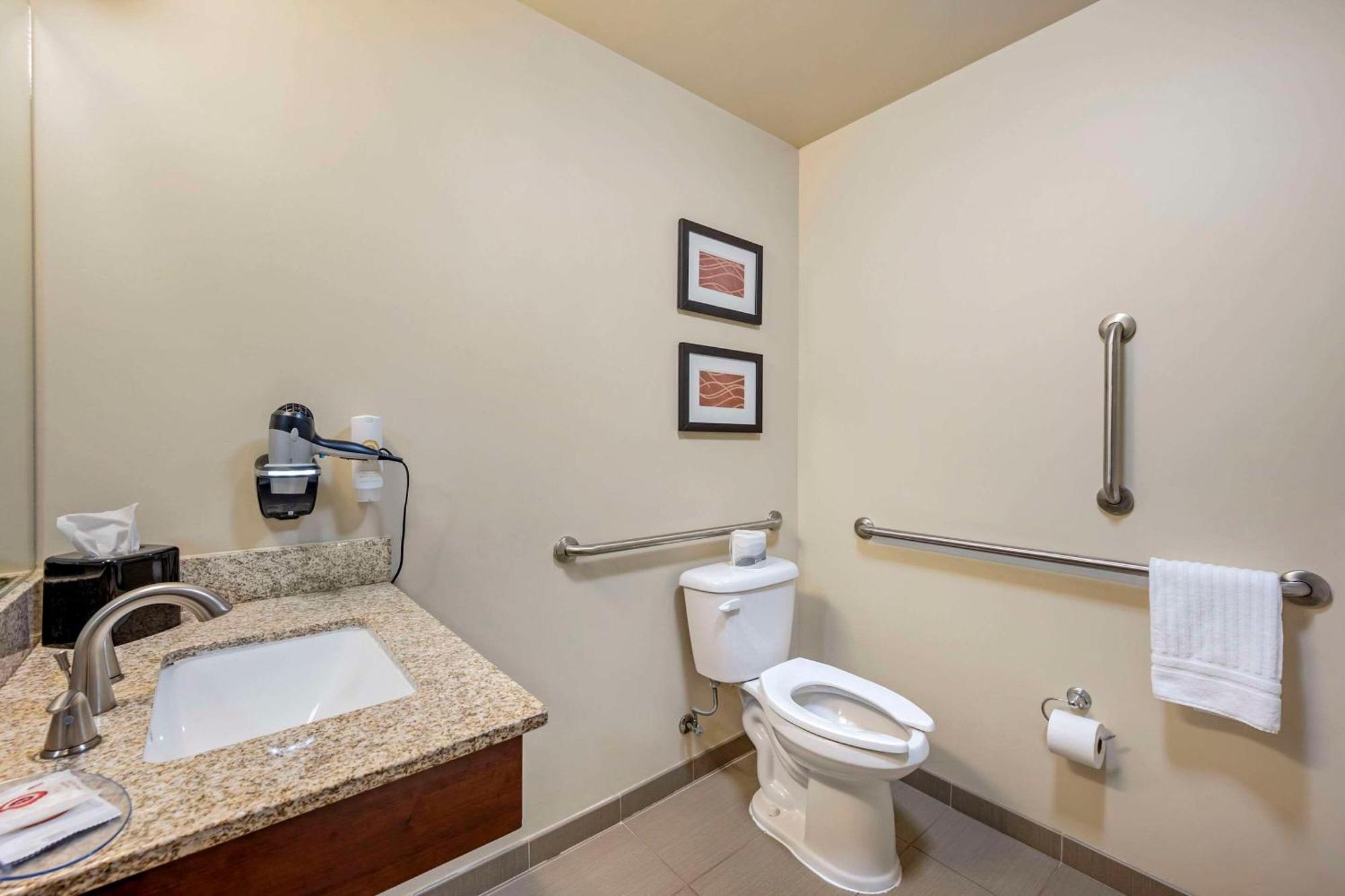 Comfort Inn & Suites Cheyenne Bagian luar foto