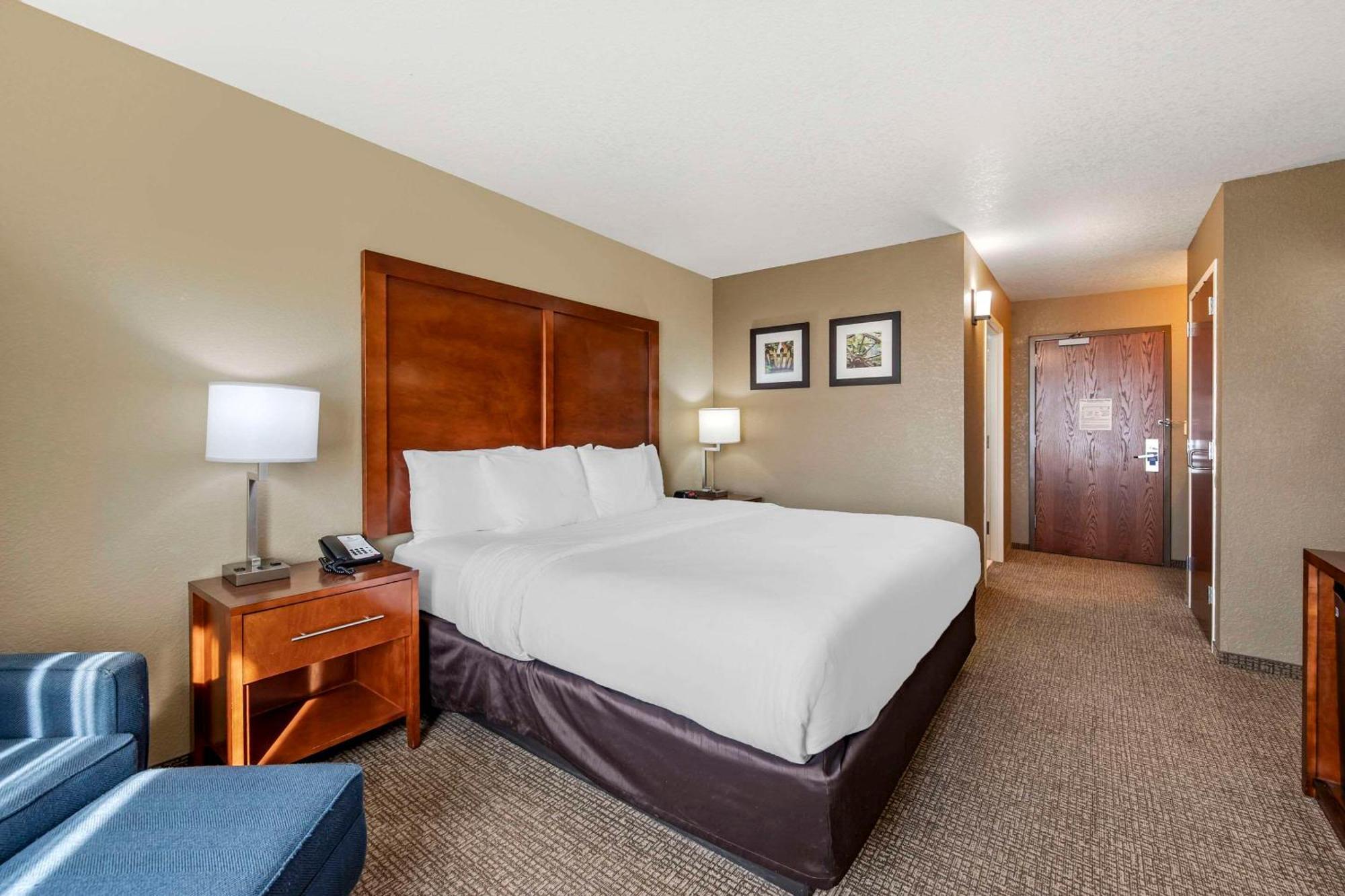 Comfort Inn & Suites Cheyenne Bagian luar foto